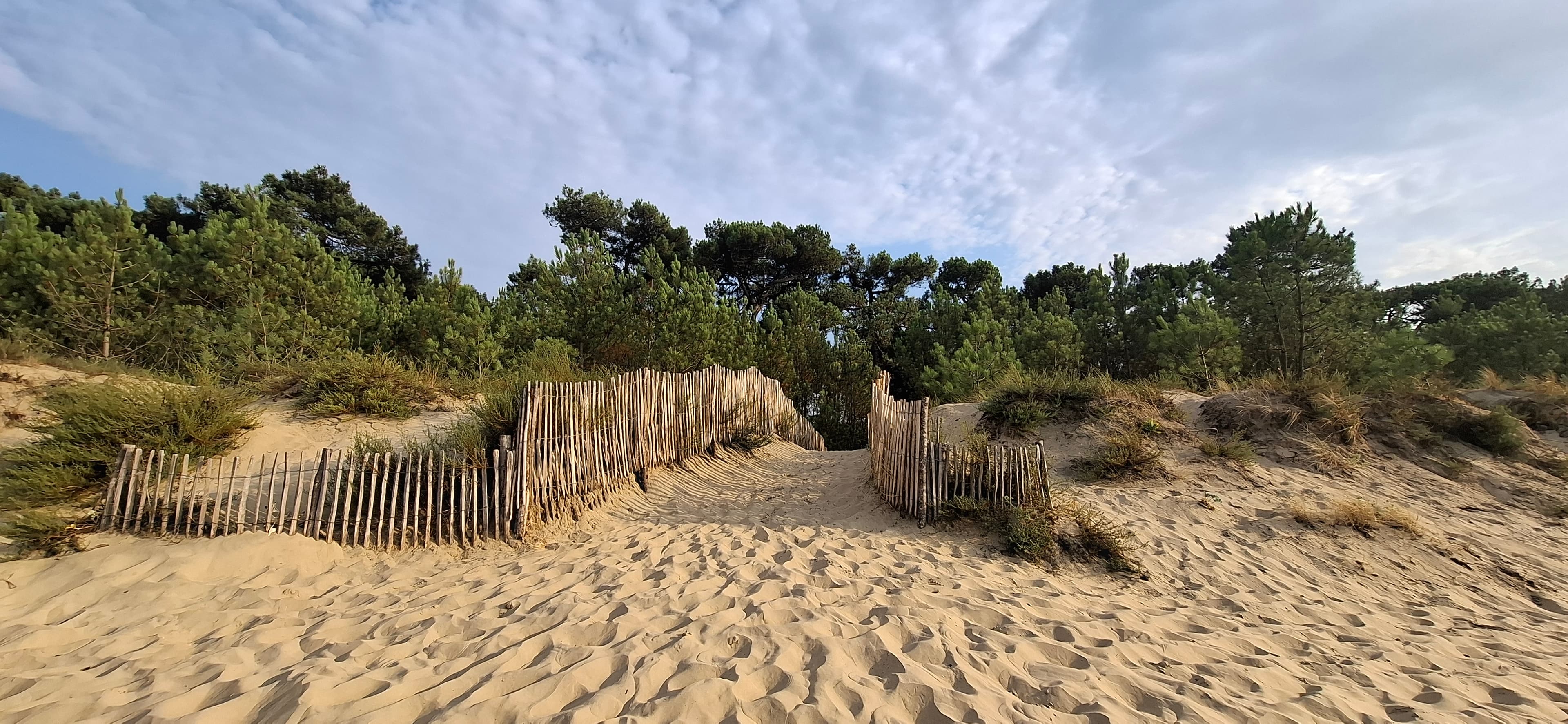 Coucher de soleil sur une plage de la presqu'île